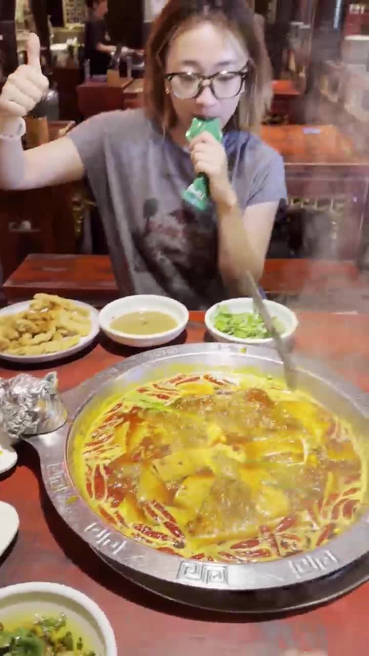 a917f5ac0cff320a77411ceb915b656c.mp4